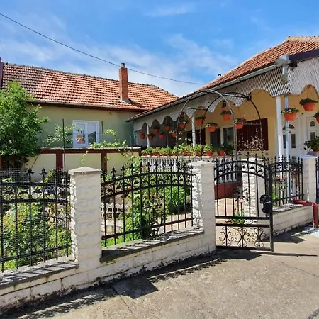 La Mosu-n Retezat Landhaus Nucsoara (Hunedoara)